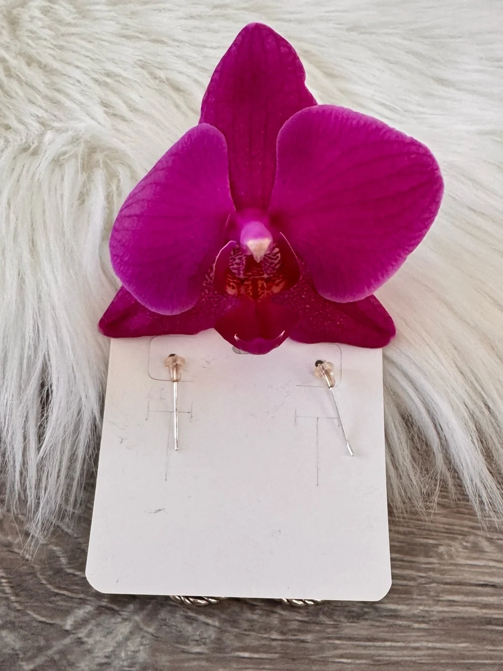 💖 BRIGHTON Retired Two Tone Teardrop Crystal French Wire Earrings